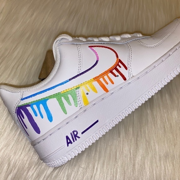 🌈🦋 Custom Nike’s!! 🦋🌈 - Picture 3 of 10